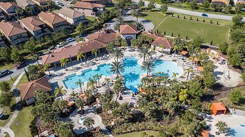 Gorgeous 5 Bd w Pool Jacuzzi Close to Disney 6071