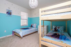 Gorgeous 5 Bd w Pool Jacuzzi Close to Disney 6071