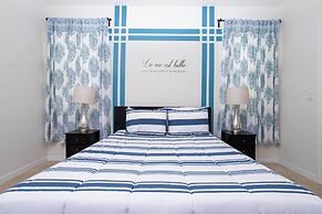 Gorgeous 5 Bd w Pool Jacuzzi Close to Disney 6071