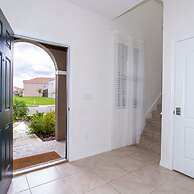 Gorgeous 5 Bd w Pool Jacuzzi Close to Disney 6071