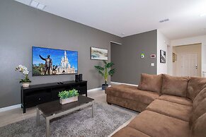 Gorgeous 5 Bd w Pool Jacuzzi Close to Disney 6071