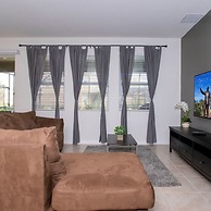 Gorgeous 5 Bd w Pool Jacuzzi Close to Disney 6071