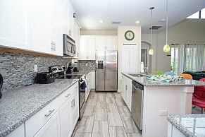 Luxury 5Bd w Jacuzzi Pool Near Disney 5528