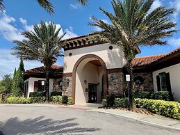 Luxury 5Bd w Jacuzzi Pool Near Disney 5528