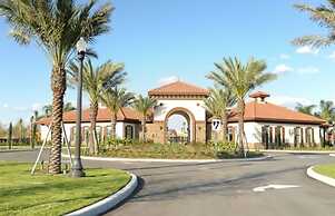 Luxury 5Bd w Jacuzzi Pool Near Disney 5528