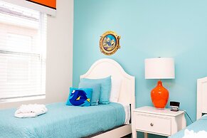 Marvelous 7 Bd w Pool Close to Disney Solterra 6086