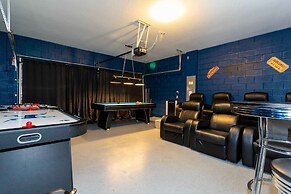 Marvelous 7 Bd w Pool Close to Disney Solterra 6086