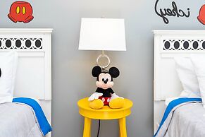 Marvelous 7 Bd w Pool Close to Disney Solterra 6086