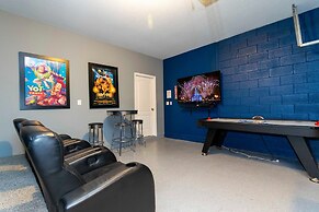 Marvelous 7 Bd w Pool Close to Disney Solterra 6086