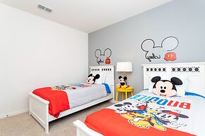 Marvelous 7 Bd w Pool Close to Disney Solterra 6086