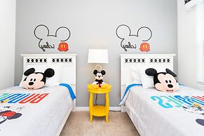 Marvelous 7 Bd w Pool Close to Disney Solterra 6086