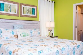 Marvelous 7 Bd w Pool Close to Disney Solterra 6086