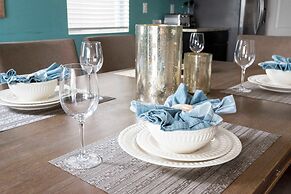 Marvelous 7 Bd w Pool Close to Disney Solterra 6086