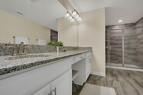 5 Bedroom Single Family Storey Lake Resort Close to Disney 4759