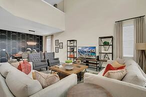 5 Bedroom Single Family Storey Lake Resort Close to Disney 4759