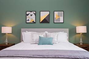 Stunning Family Friendly 5 Bd w Pool Close to Disney Storey Lake 4242