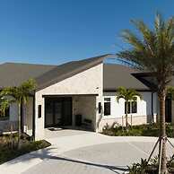 Stunning Family Friendly 5 Bd w Pool Close to Disney Storey Lake 4242