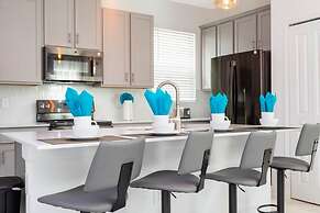 Stunning Family Friendly 5 Bd w Pool Close to Disney Storey Lake 4242