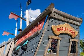 Stunning Family Friendly 5 Bd w Pool Close to Disney Storey Lake 4242