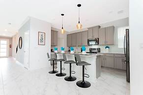 Stunning Family Friendly 5 Bd w Pool Close to Disney Storey Lake 4242