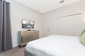 Stunning Family Friendly 5 Bd w Pool Close to Disney Storey Lake 4242