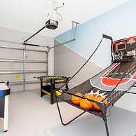 Stunning Family Friendly 5 Bd w Pool Close to Disney Storey Lake 4242