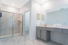 Stunning Family Friendly 5 Bd w Pool Close to Disney Storey Lake 4242