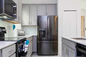 Stunning Family Friendly 5 Bd w Pool Close to Disney Storey Lake 4242