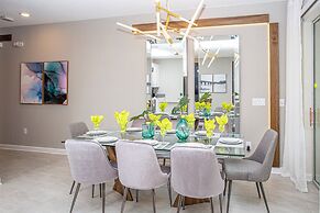 Gorgeous 4 Bedroom w Pool Close to Disney 4836