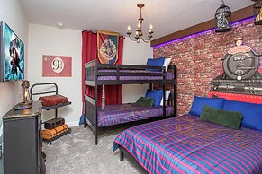 Gorgeous 4 Bedroom w Pool Close to Disney 4836