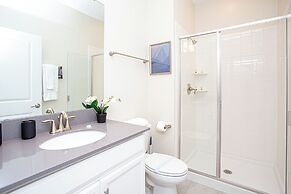 Gorgeous 4 Bedroom w Pool Close to Disney 4836