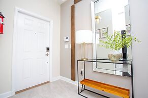 Gorgeous 4 Bedroom w Pool Close to Disney 4836