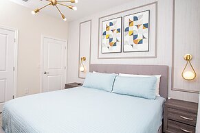 Gorgeous 4 Bedroom w Pool Close to Disney 4836