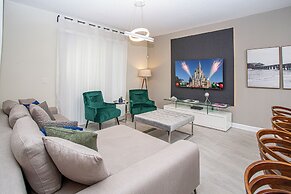 Gorgeous 4 Bedroom w Pool Close to Disney 4836