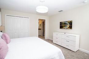 Gorgeous 4 Bedroom w Pool Close to Disney 4836