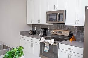 Gorgeous 4 Bedroom w Pool Close to Disney 4836