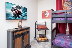 Gorgeous 4 Bedroom w Pool Close to Disney 4836