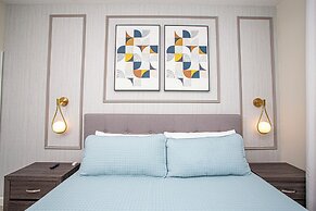 Gorgeous 4 Bedroom w Pool Close to Disney 4836