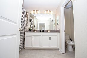 Gorgeous 4 Bedroom w Pool Close to Disney 4836