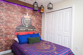 Gorgeous 4 Bedroom w Pool Close to Disney 4836