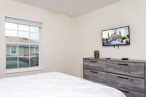 Gorgeous Decor 4 Bd w Pool Close to Disney 4820