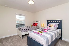 Gorgeous Decor 4 Bd w Pool Close to Disney 4820