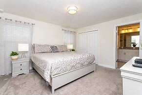 Gorgeous Decor 4 Bd w Pool Close to Disney 4820