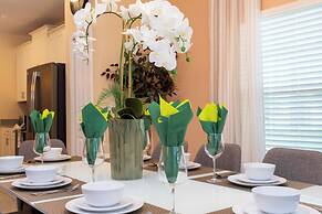 Magnificent 5Bd w Pool Storey Lake 4800