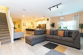 Magnificent 5Bd w Pool Storey Lake 4800