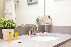 Magnificent 5Bd w Pool Storey Lake 4800