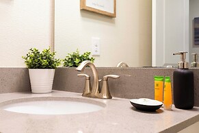 Magnificent 5Bd w Pool Storey Lake 4800