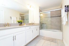 Magnificent 5Bd w Pool Storey Lake 4800