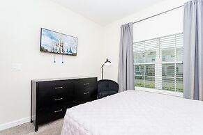 Magnificent 5Bd w Pool Storey Lake 4800