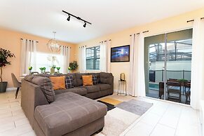 Magnificent 5Bd w Pool Storey Lake 4800